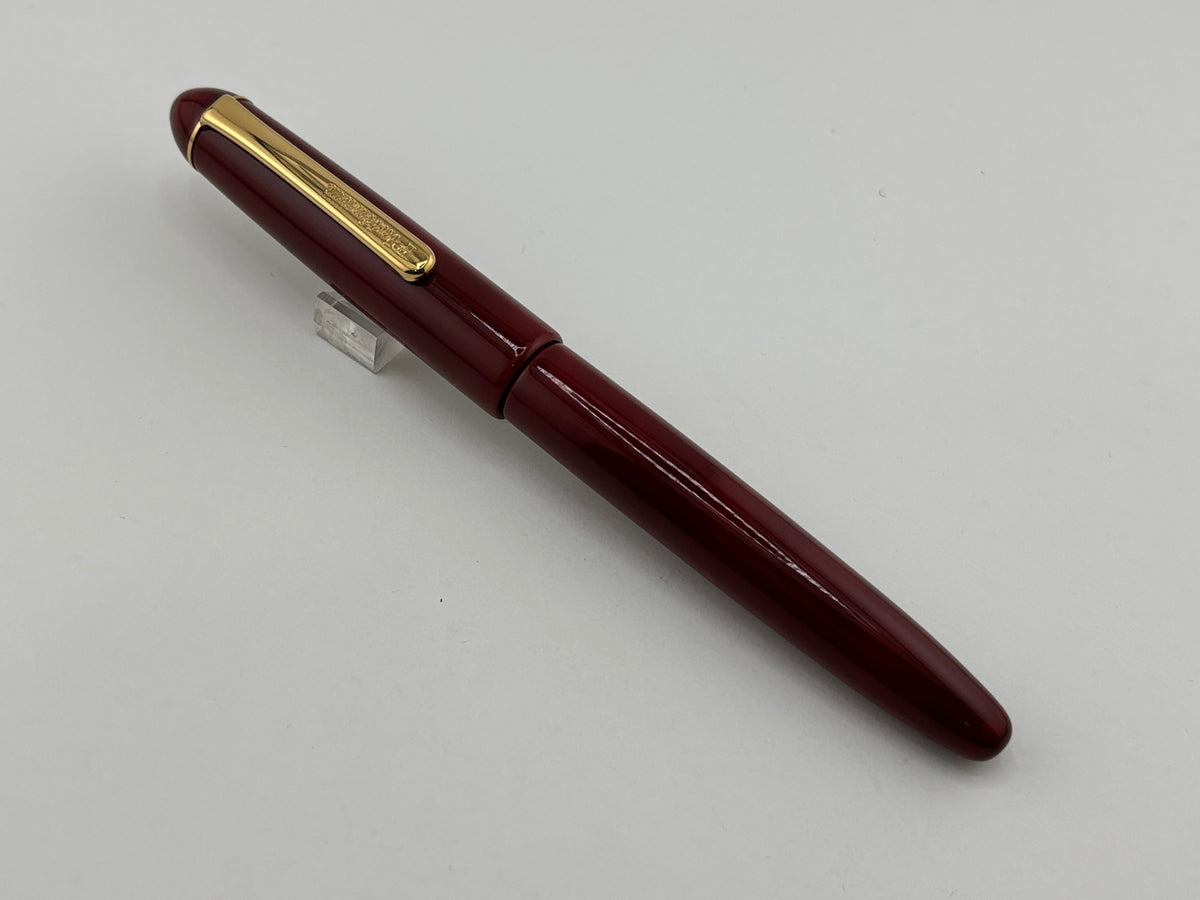 Platinum Rare Red Urushi Aka-Tamenuri Fountain Pen - Fine 18 Kt Gold Nib