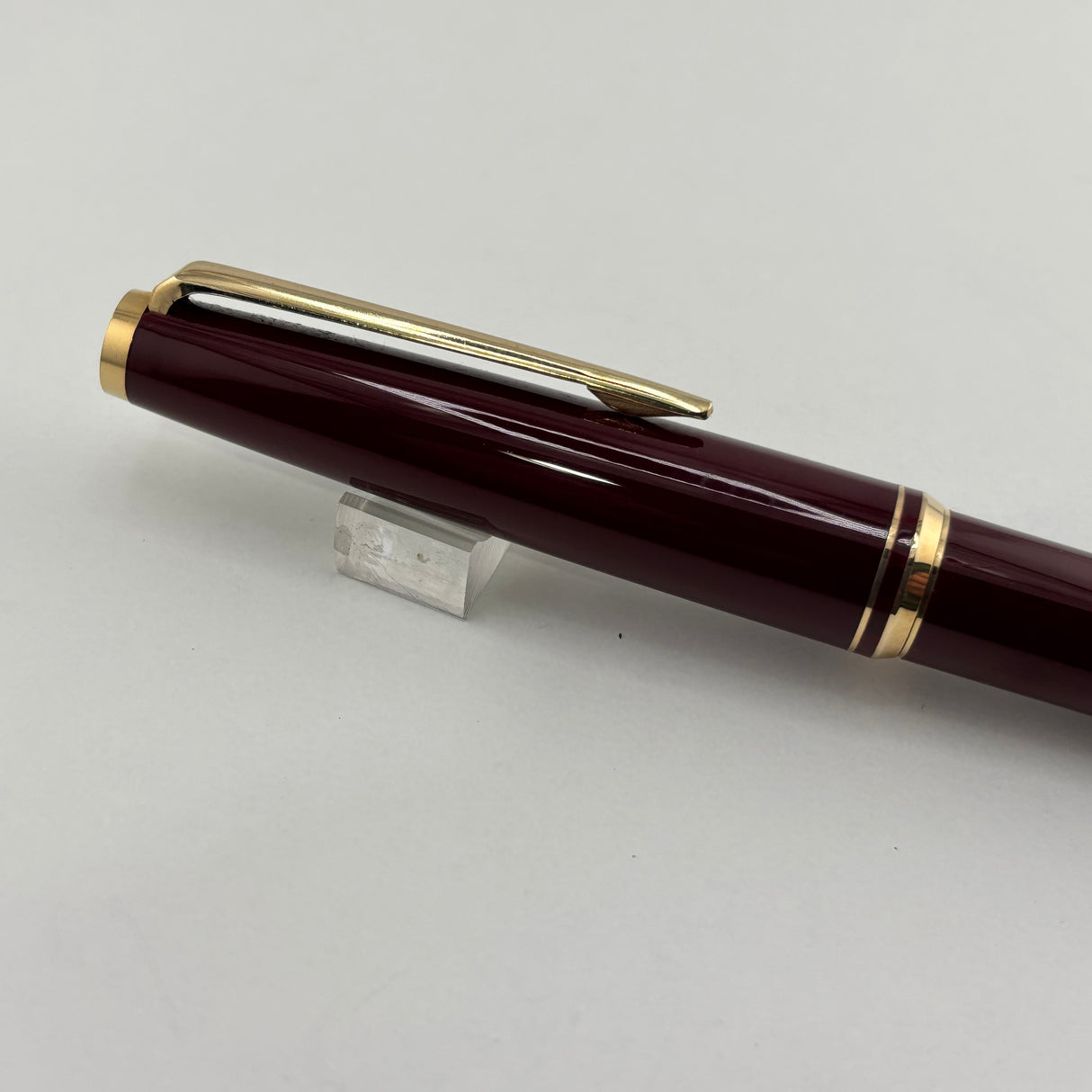 Montblanc Classic Bordeaux Resin Fountain Pen - Fine 14 Kt Gold Nib