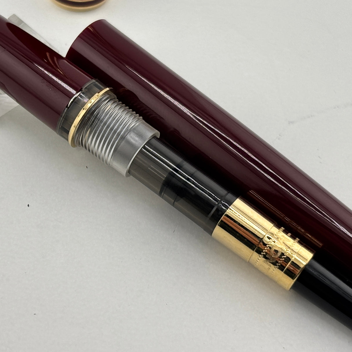 Montblanc Classic Bordeaux Resin Fountain Pen - Fine 14 Kt Gold Nib