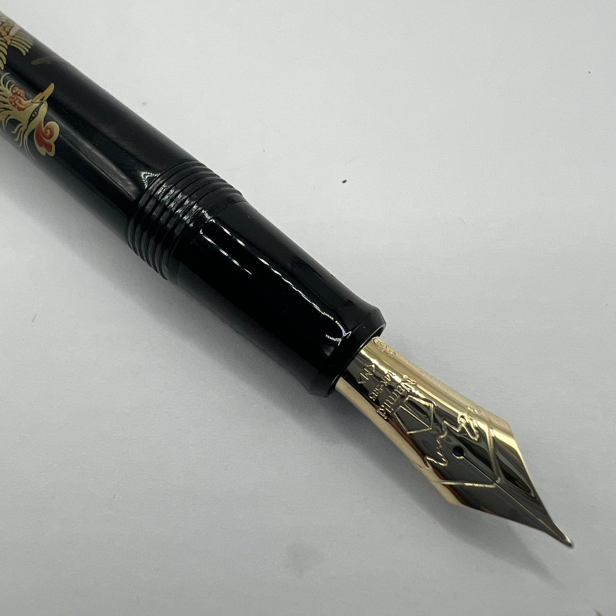 Namiki Nippon Art Chinese Phoenix Fountain Pen - Medium 14kt Gold Nib