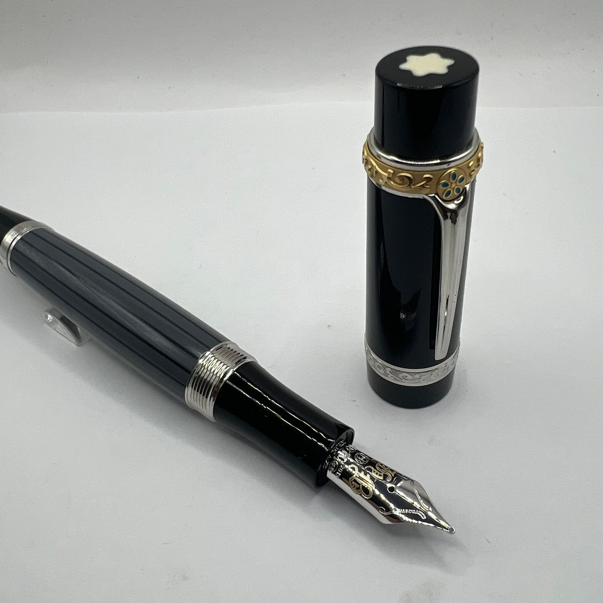 Montblanc Honore de Balzac Writer Series Limited Edition Fountain Pen - Medium 18kt Gold Nib