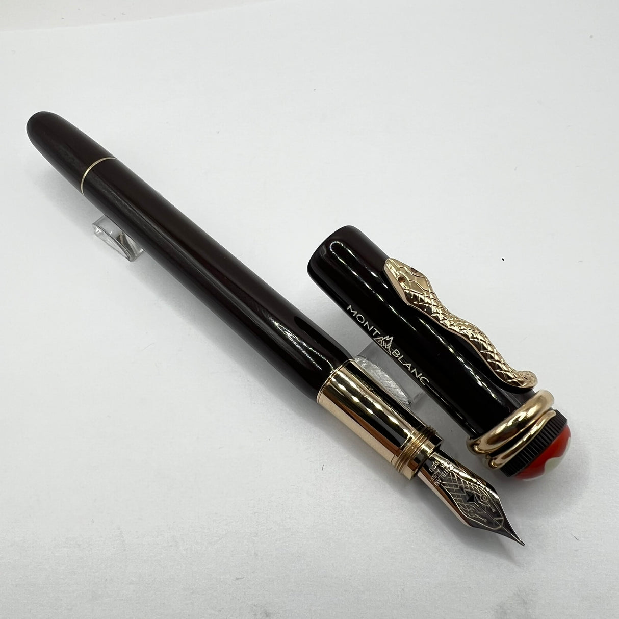 Montblanc Heritage Rouge Et Noir Tropic Brown Fountain Pen - Fine 14kt Gold Nib