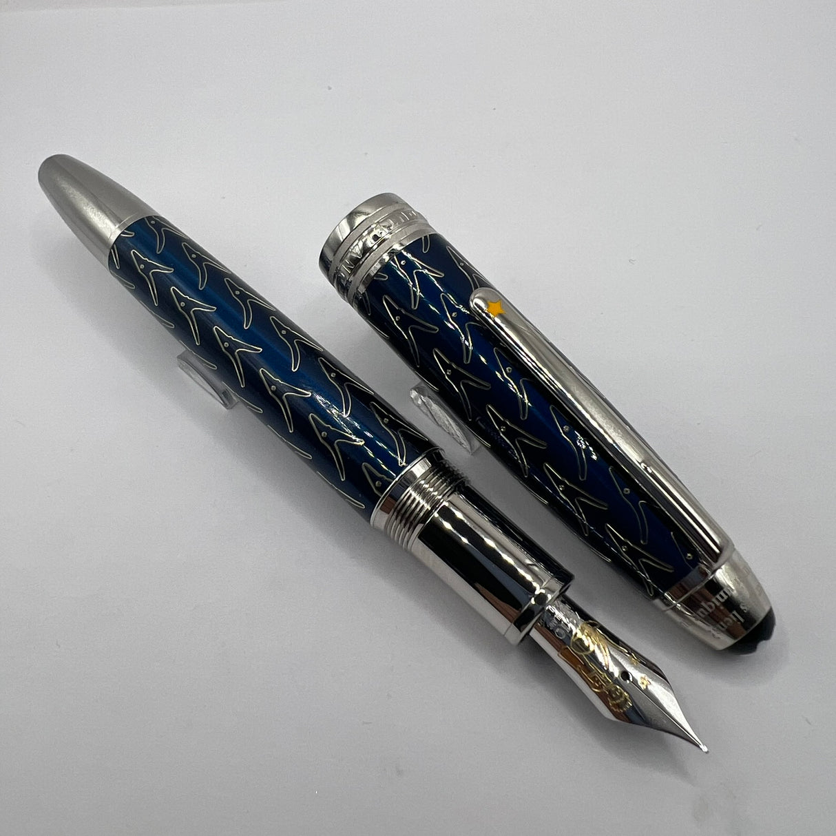 Montblanc Meisterstuck LeGrand Solitaire Special Edition Le Petit Prince & Fox Fountain Pen - Fine 18kt Gold Nib