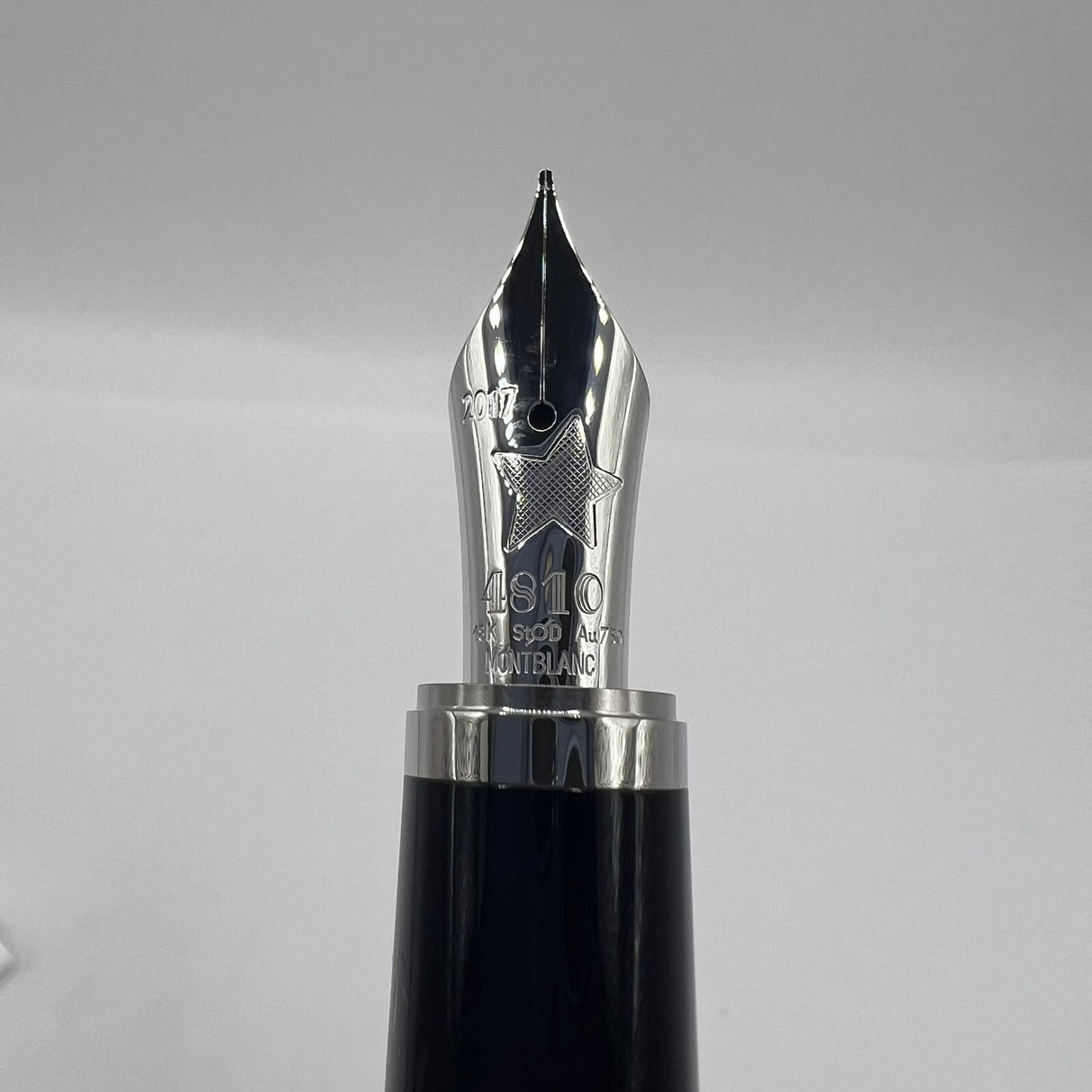 Montblanc Antoine de Saint Exupery Writer Series Limited Edition Fountain Pen - Fine 18kt Gold Nib