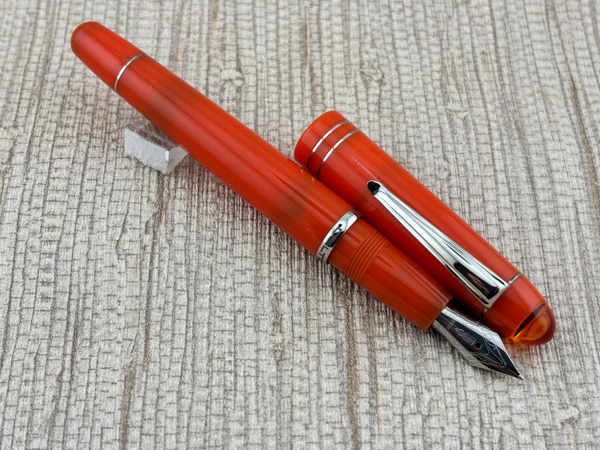 Delta 70 Anni Orange - Fountain Pen