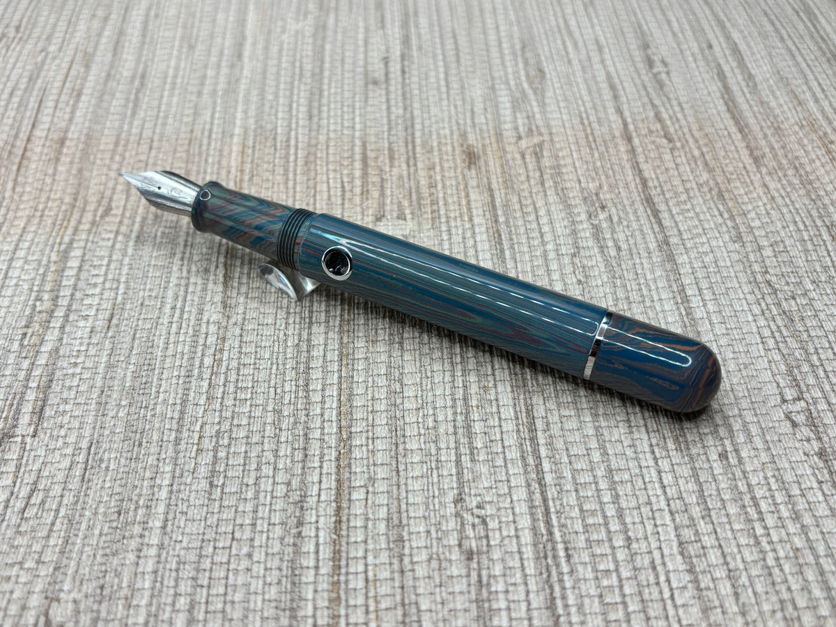 Nahvalur Nautilus LIght Green Ebonite L.E 239/400 - Fountain Pen