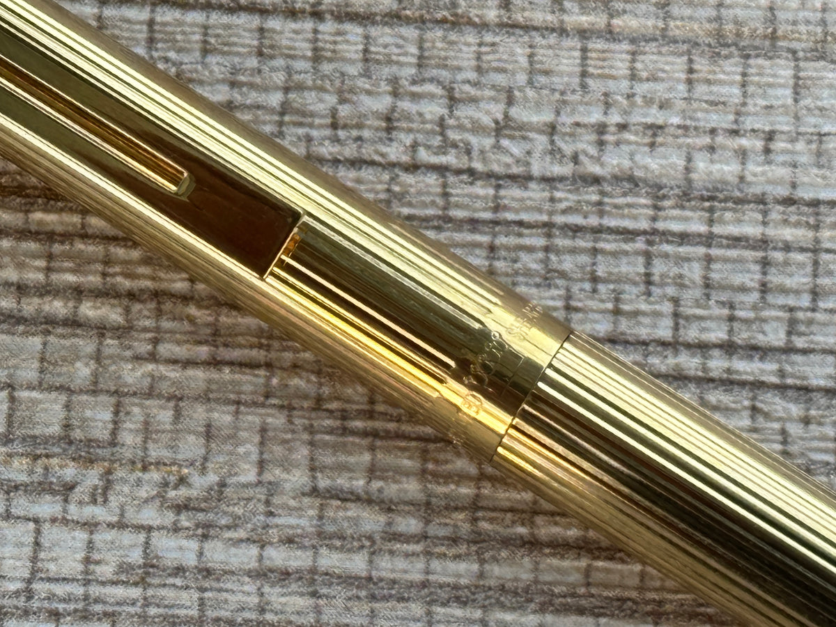 Sheaffer Targa Slim Gold Electro Plated Circa 1970 Rare Broad Nib! - Fountain Pen