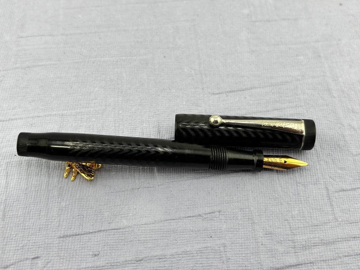 Parker Lucky Curve Jack Knife Safety Black chased Fountain Pen