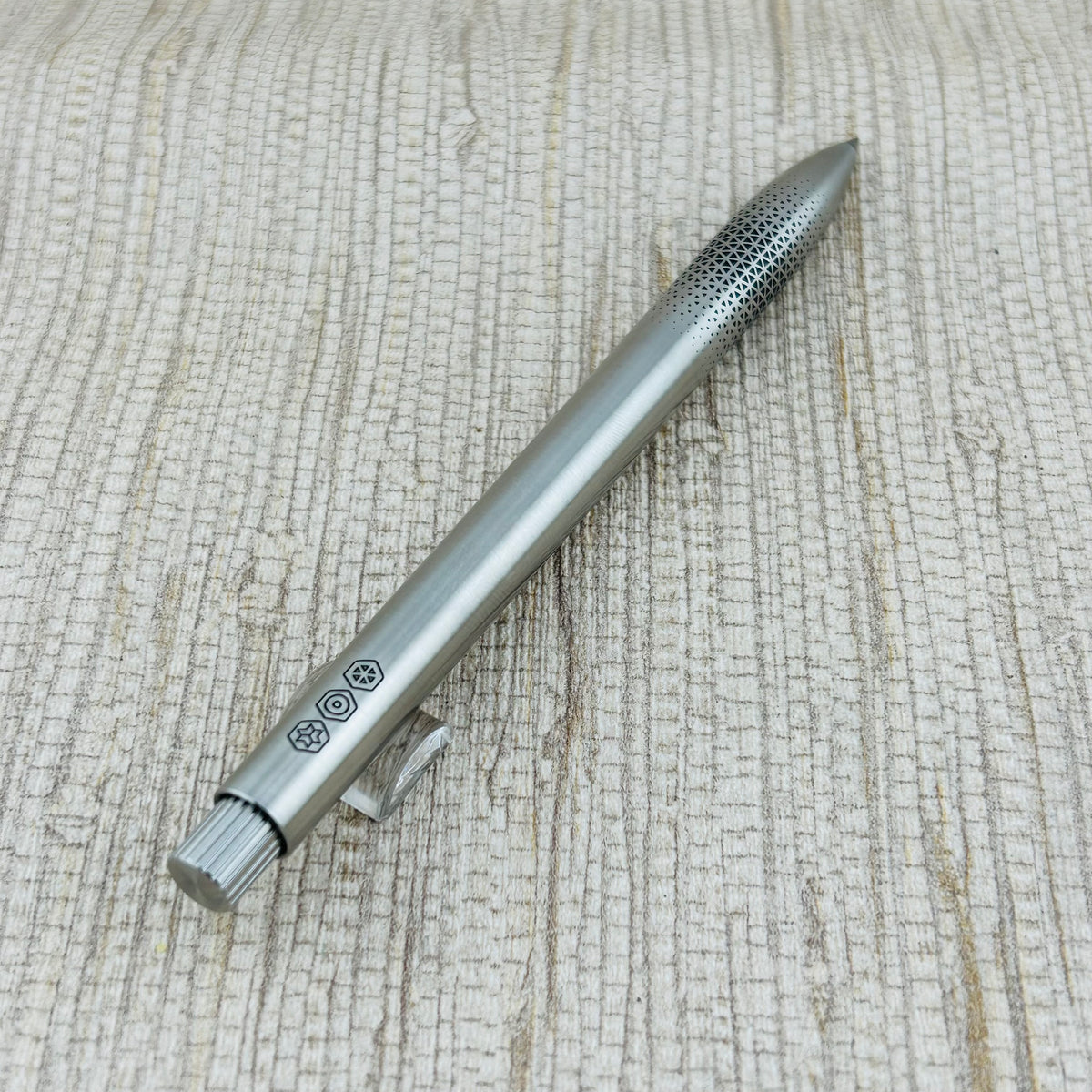 AJOTO Mosaic Grip Stainless Steel Pen - Rollerball Pen