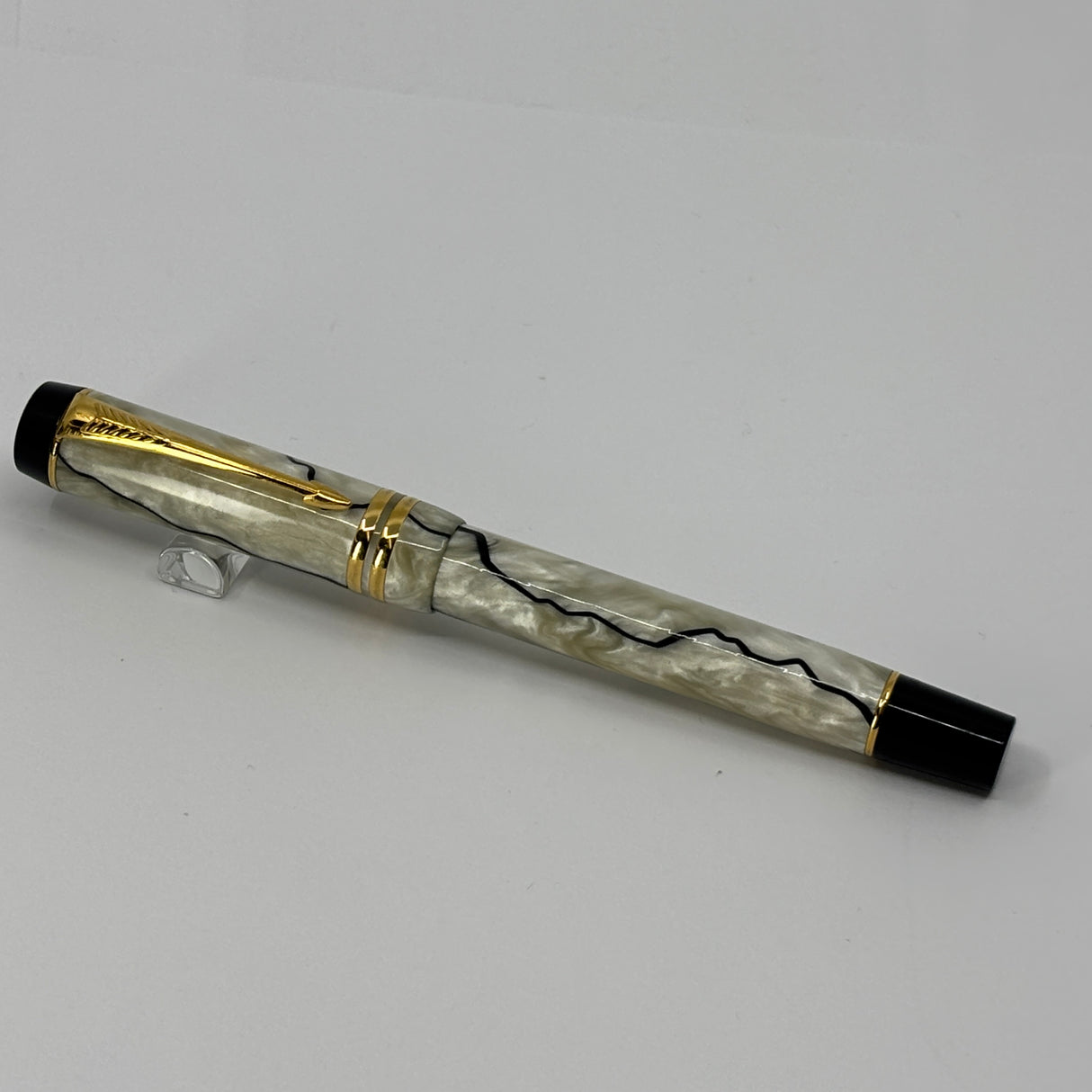 Parker Duofold International (Standard Size) Pearl & Black Fountain Pen - Broad 18kt Gold Nib