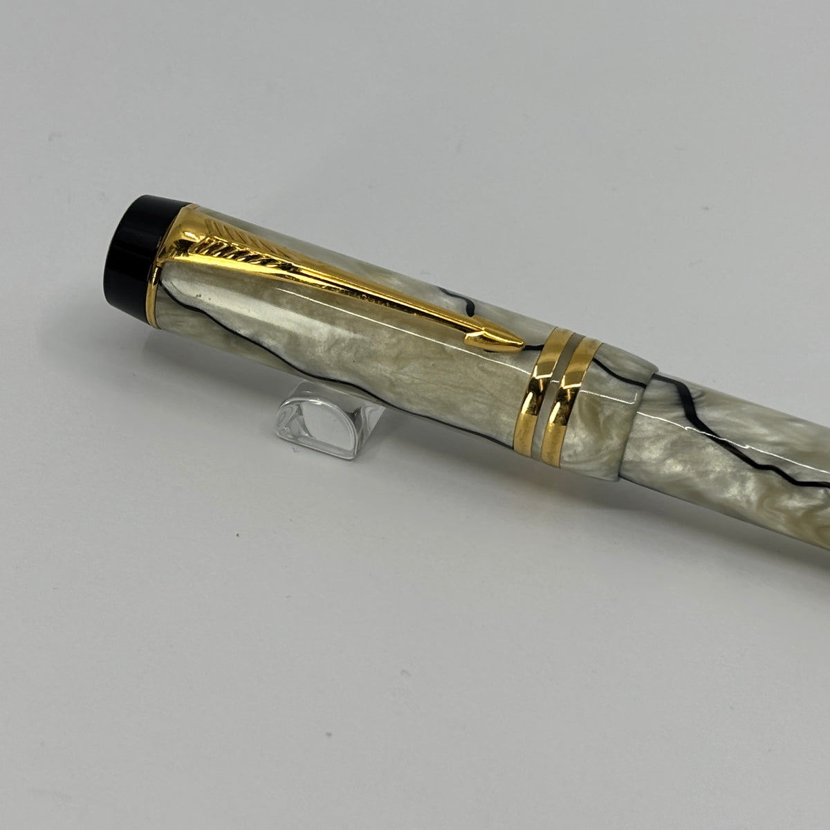 Parker Duofold International (Standard Size) Pearl & Black Fountain Pen - Broad 18kt Gold Nib