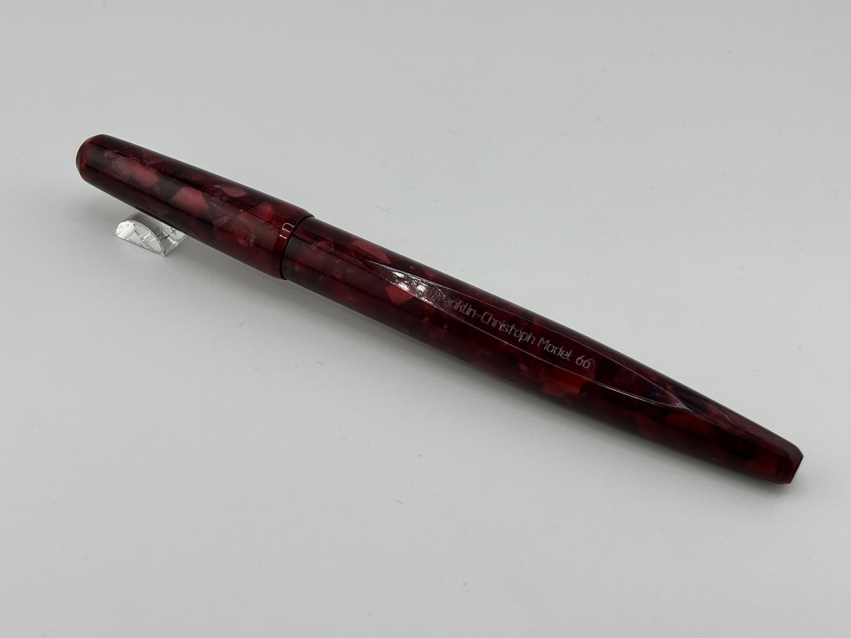 Franklin-Christoph Model 66 Septagonal Marbled Burgundy Fountain Pen - Fine 14kt Gold Nib