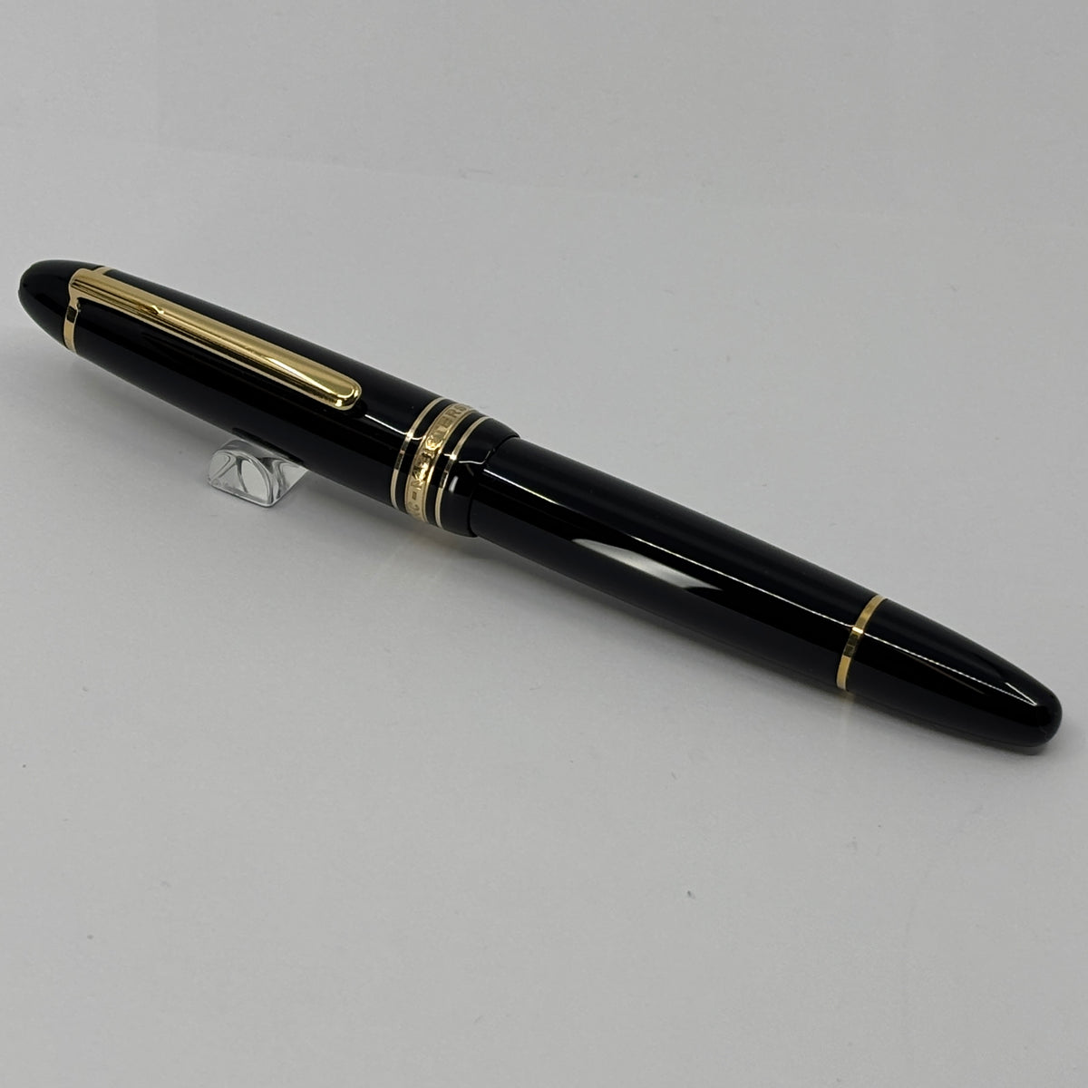 Montblanc #146 Black Resin LeGrand Meisterstuck Fountain Pen - Fine 18kt Gold Nib (Generally Sold with 14kt Nib)