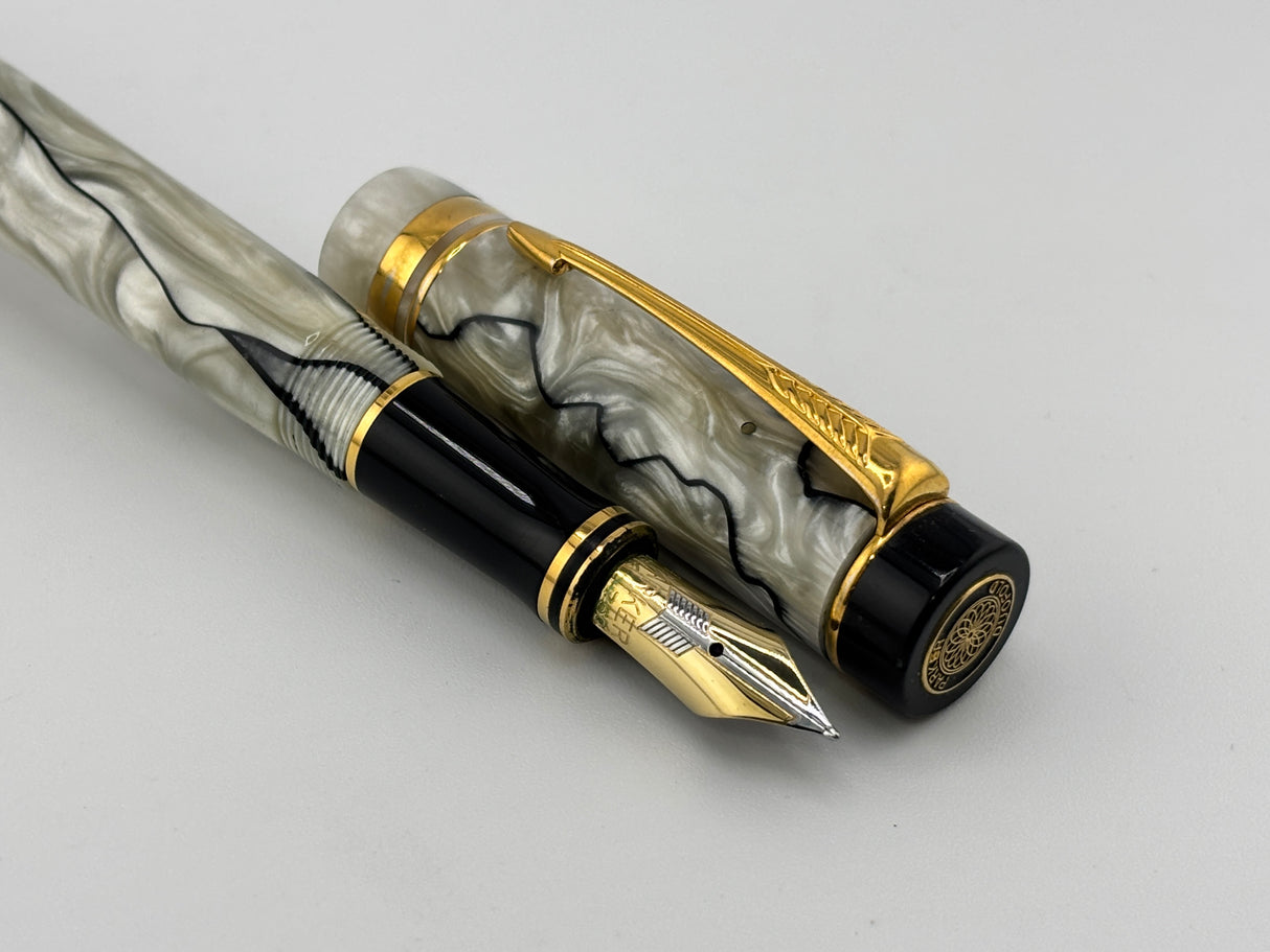 Parker Duofold International (Standard Size) Pearl & Black Fountain Pen - Fine 18kt Gold Nib