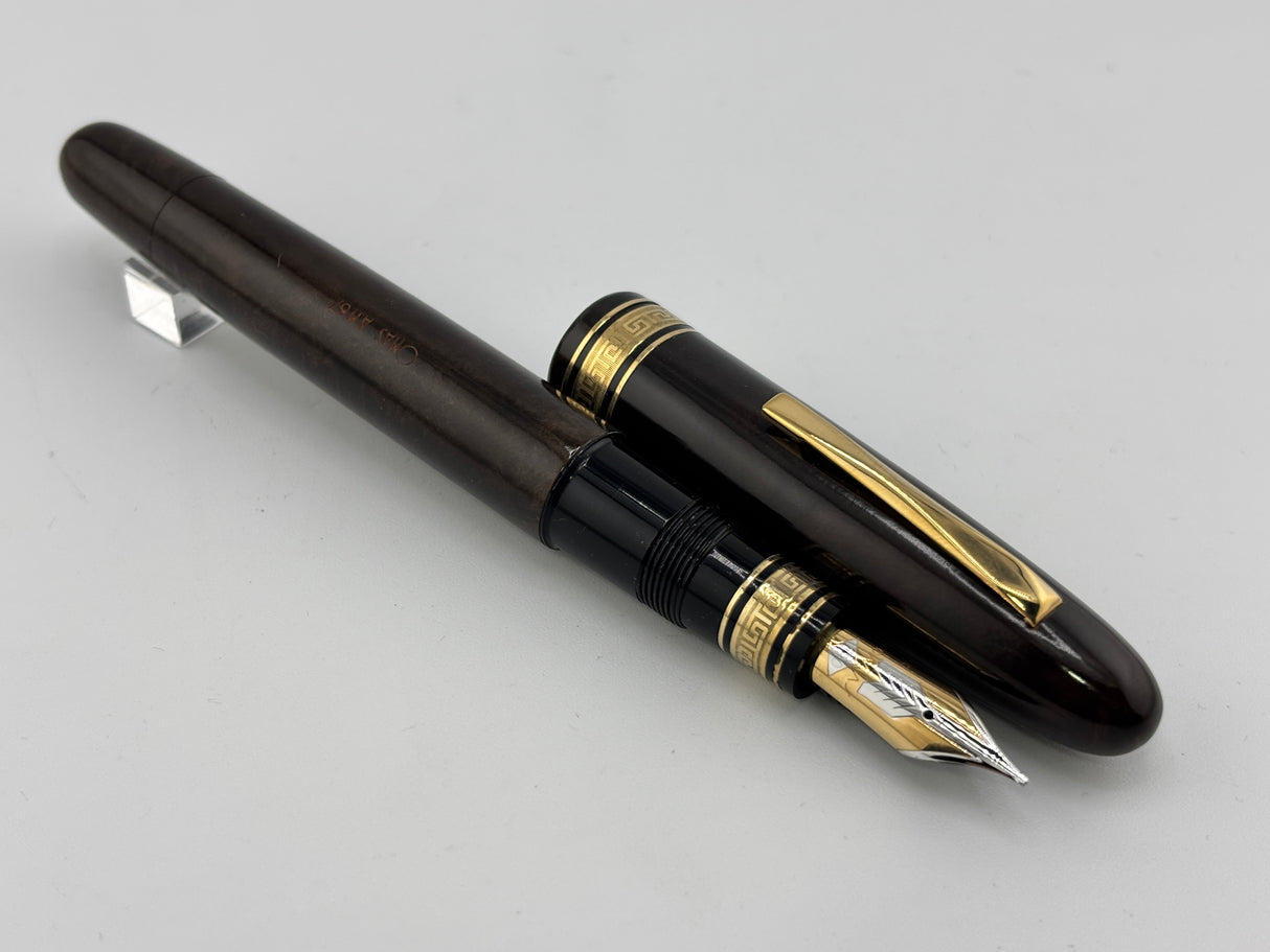 OMAS Largest Size Ogiva AM87 Olive Brown Briarwood Fountain Pen - Medium 18kt Gold Nib