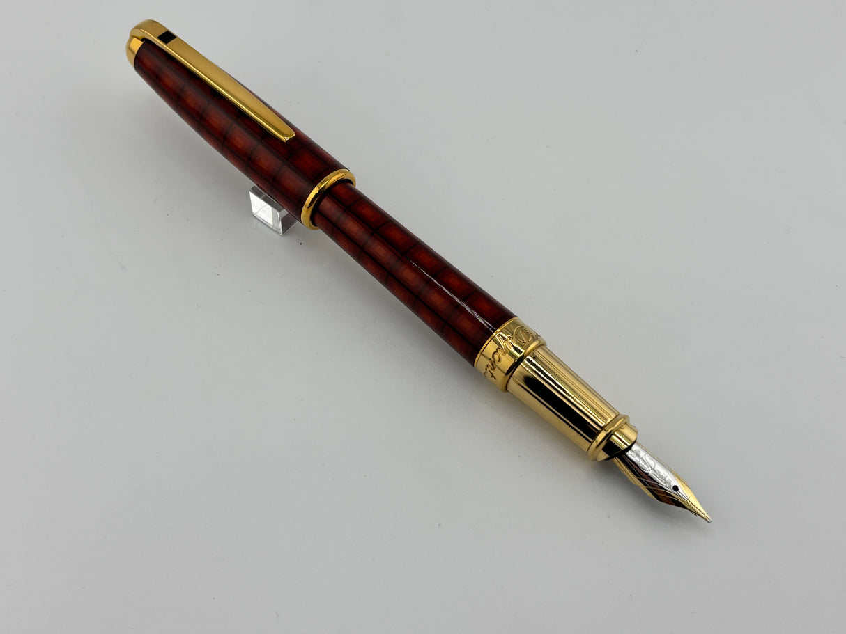 S.T. DuPont Olympio Vertigo Laque de Chine Fountain Pen - Medium 18kt Gold Nib
