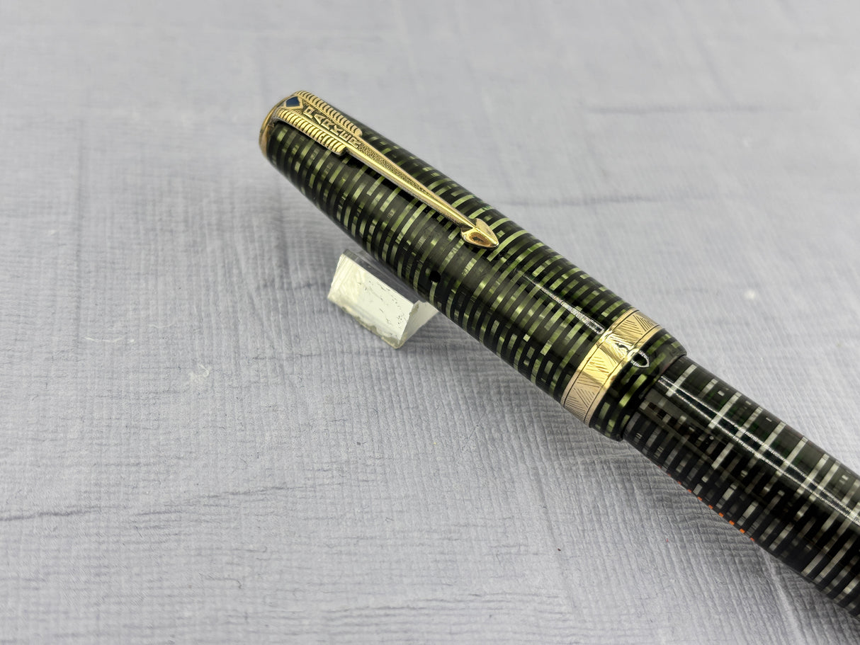 Parker Vacumatic regular size Green Gold trim