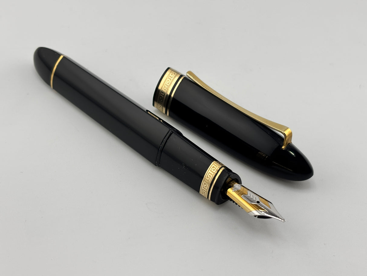 OMAS Oversized Blue/Black #360 Triangulated Fountain Pen - Broad 18kt Gold Nib