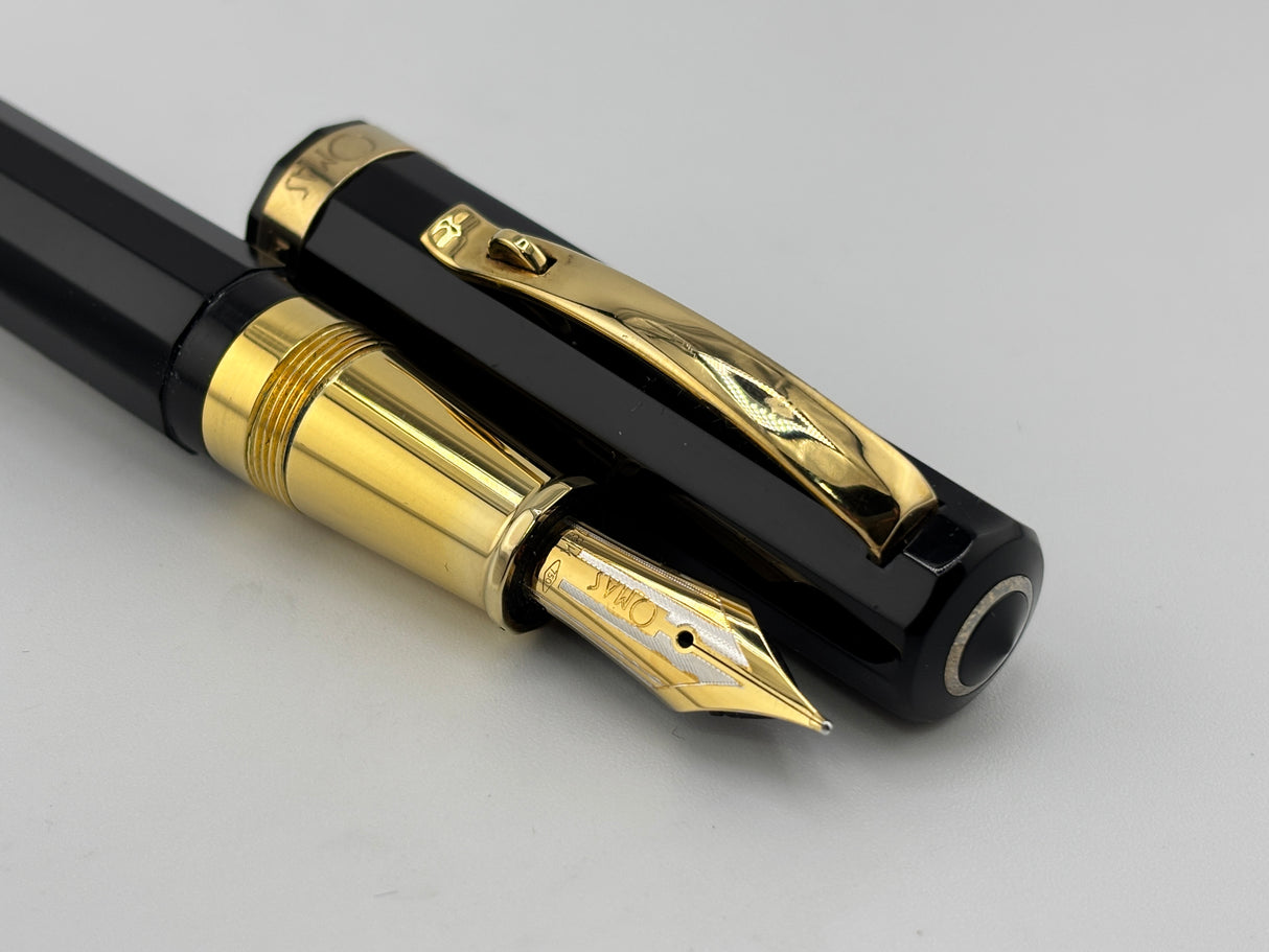 Omas "THE PARAGON" Oversized Black Fountain Pen - Medium 18kt Gold Nib