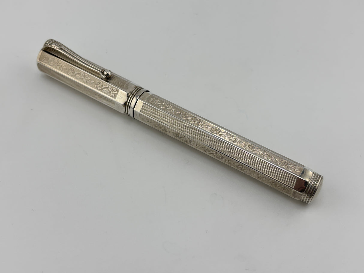 Montegrappa War of the Roses York Special Edition Faceted .925 Sterling Silver Fountain Pen - Fine 18kt Gold Nib