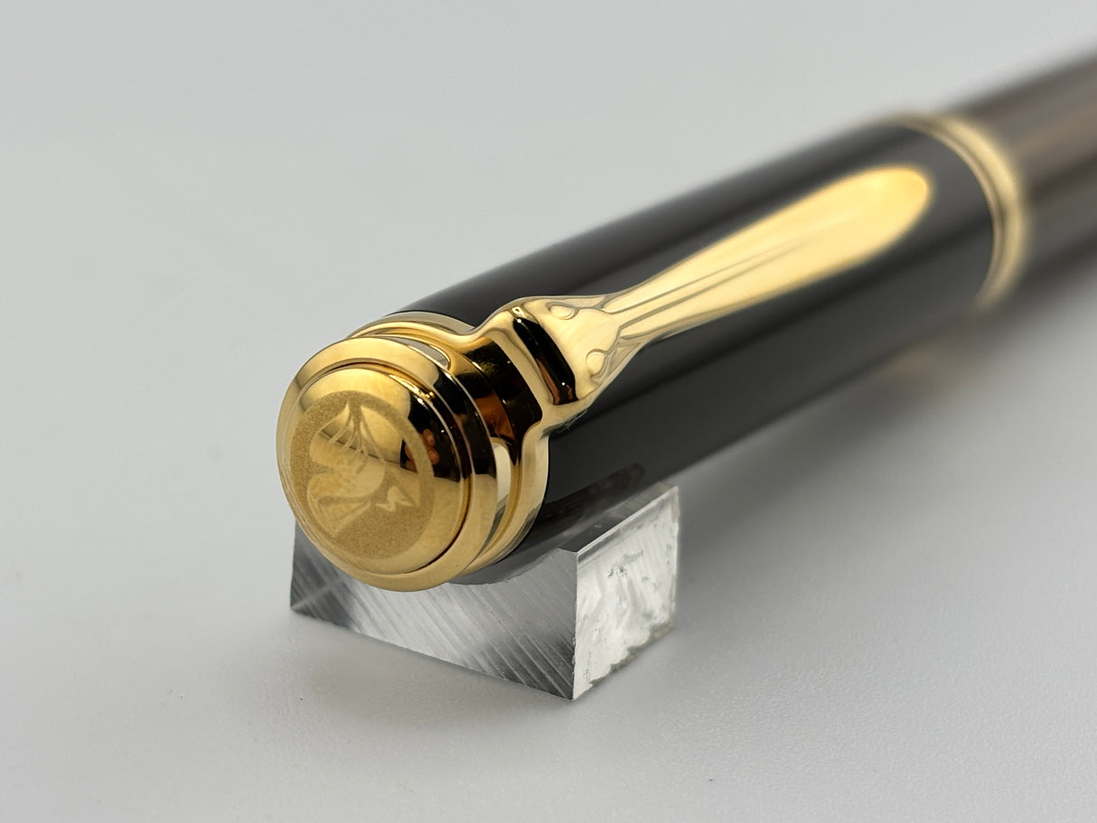 Pelikan M800 Brown Striped Barrel/Solid Brown Cap Fountain Pen - Medium 18kt Gold Nib