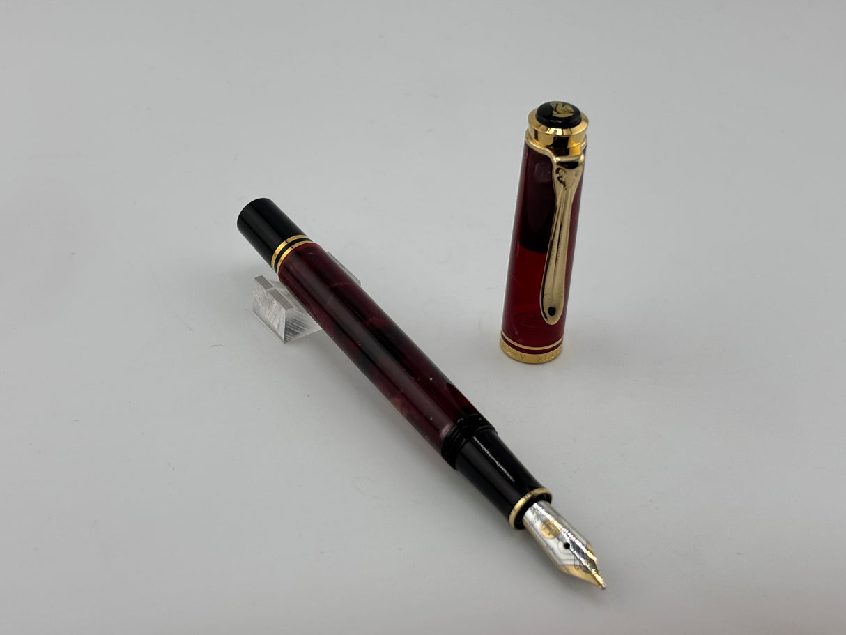 Pelikan M300 Marbled Burgundy Fountain Pen (Circa 2002) - Medium 14kt Gold Nib