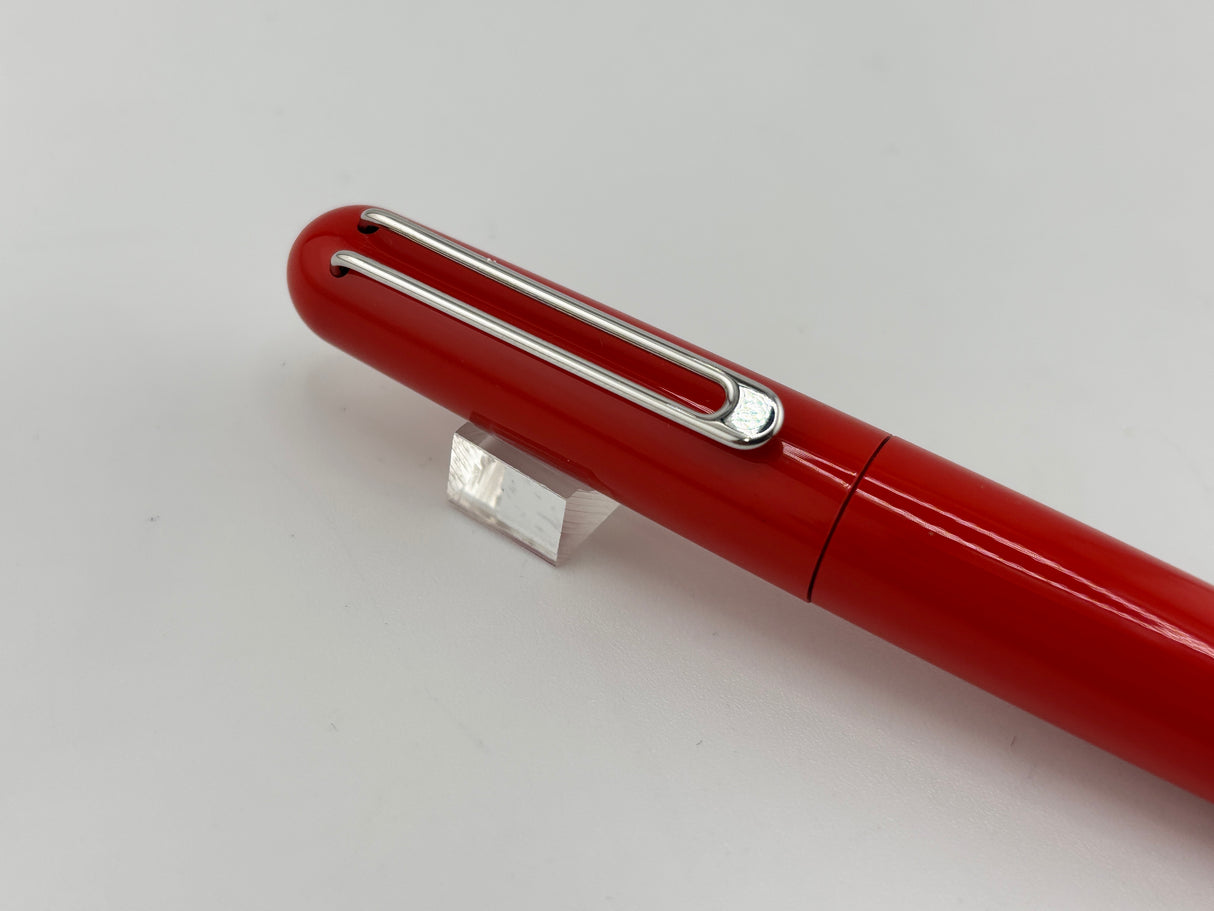Montblanc Marc Newsom M ULTRA RED Special Edition Fountain Pen - Medium 14kt Gold Nib