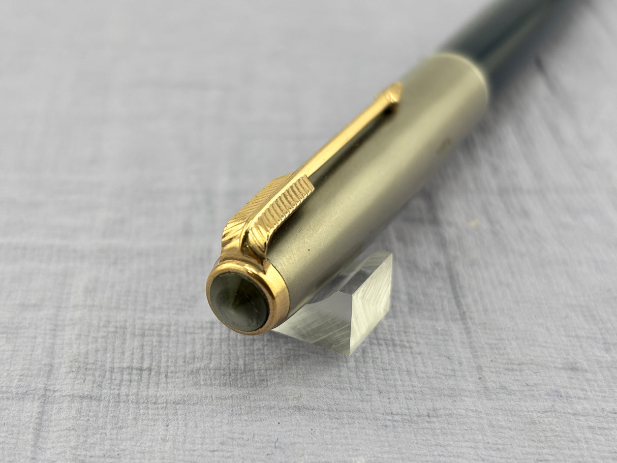 Parker 51 Navy Blue Chrome Cap Aerometric - Fountain Pen
