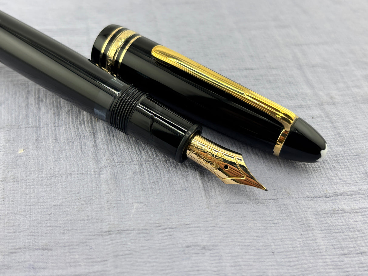 Montblanc 146 circa 1970 Excellent Medium Nib gold 14K585