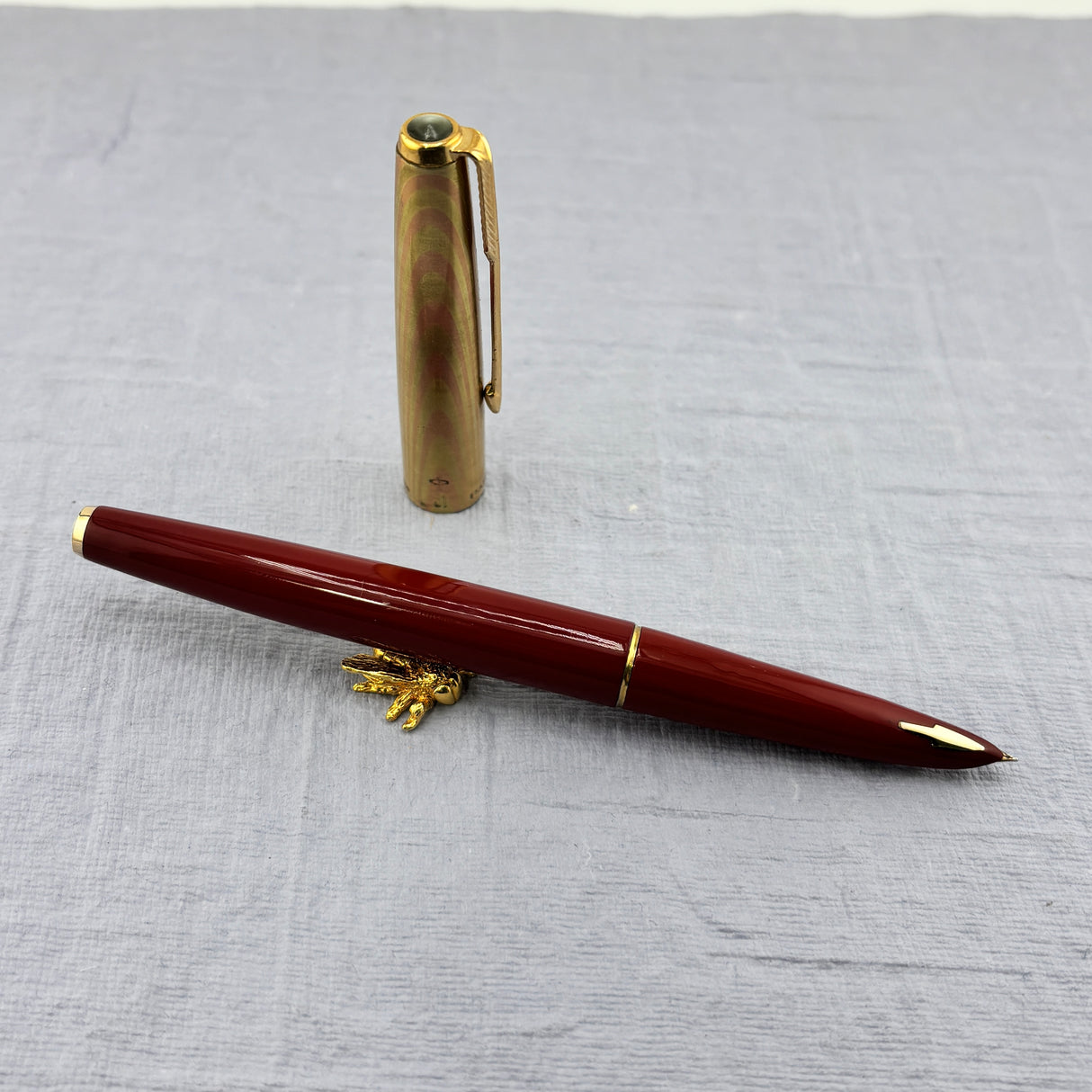 Parker 61 Set - Rage Red Rainbow Gold-Filled Cap USA - Fountain Pen and Pencil