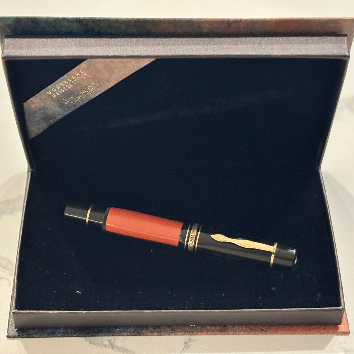 Montblanc Ernest Hemingway Limited Edition Fountain Pen - Fine 18kt Gold Nib