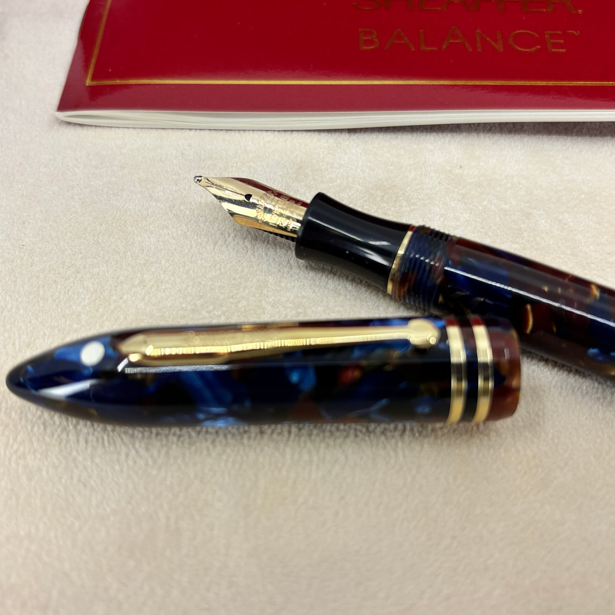 Sheaffer Balance II Aspen Marbled Blue Special Edition circa 2000 - Broad 14kt Gold Nib