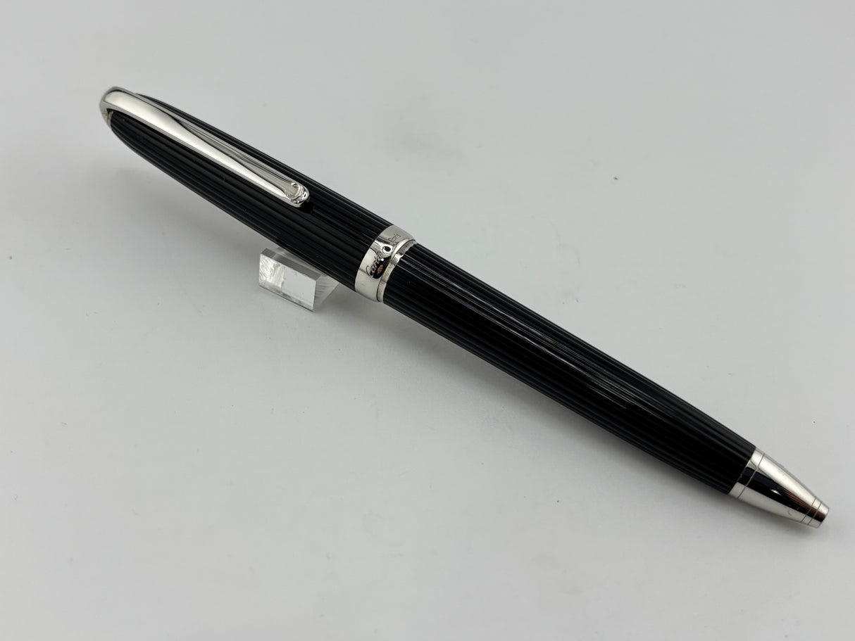 Cartier - Louis Cartier Black Fluted Ballpoint Pen - Platinum-Plated Trim