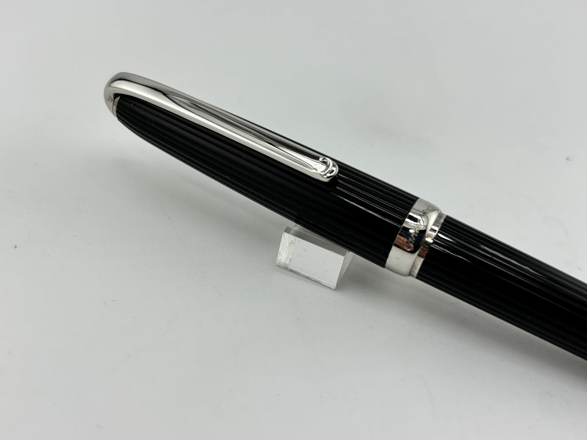 Cartier - Louis Cartier Black Fluted Ballpoint Pen - Platinum-Plated Trim