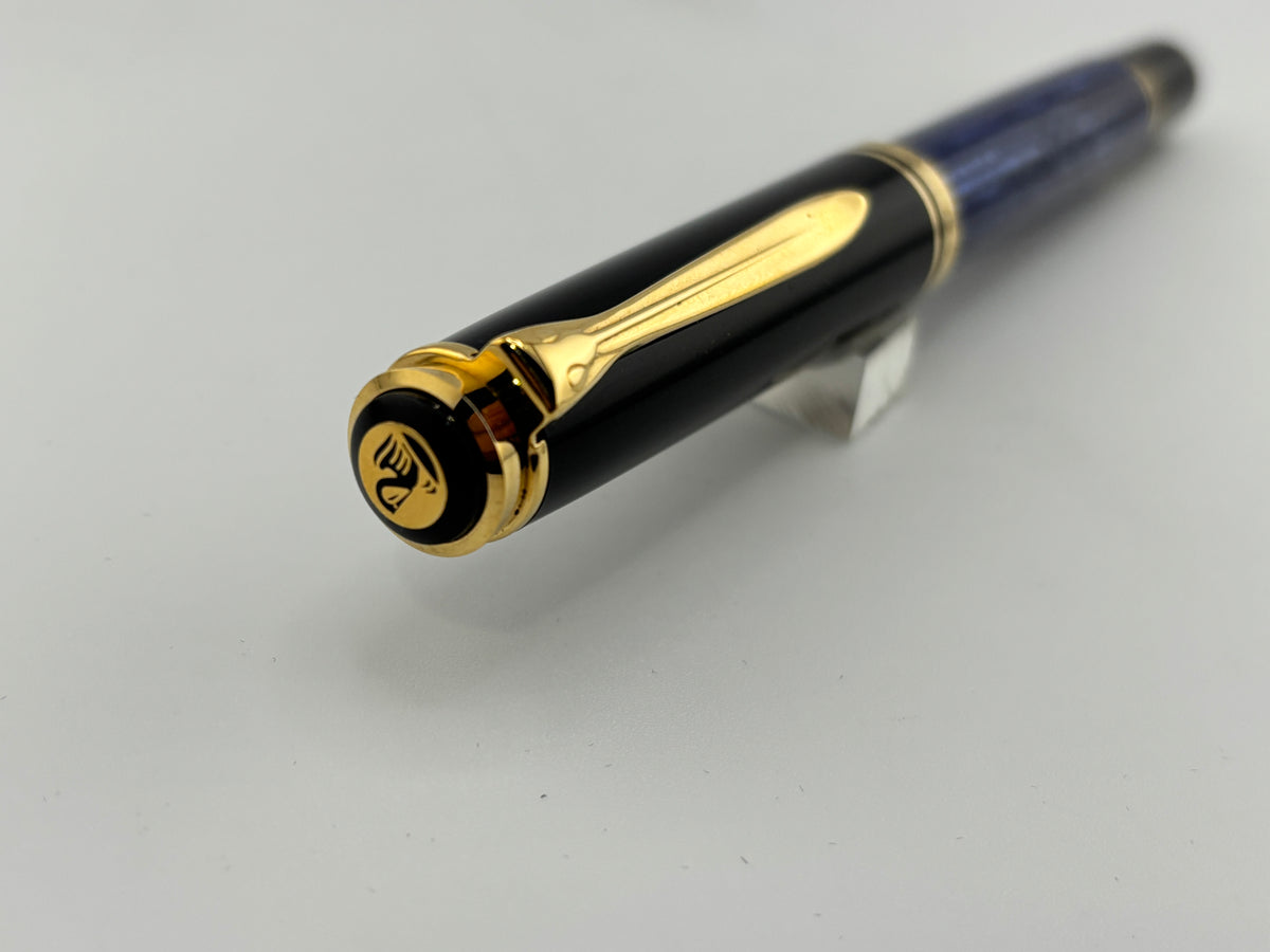Pelikan Early M800 Black Cap/Blue Striped Barrel - Fine 18CGold Nib