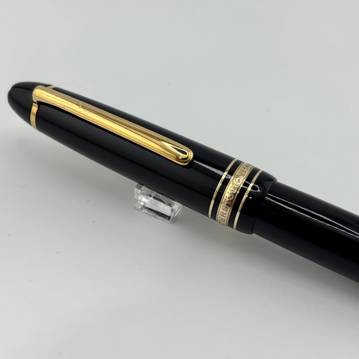 Montblanc Black Resin Meisterstuck #146 LeGrand Fountain Pen - Fine 14kt Gold Nib