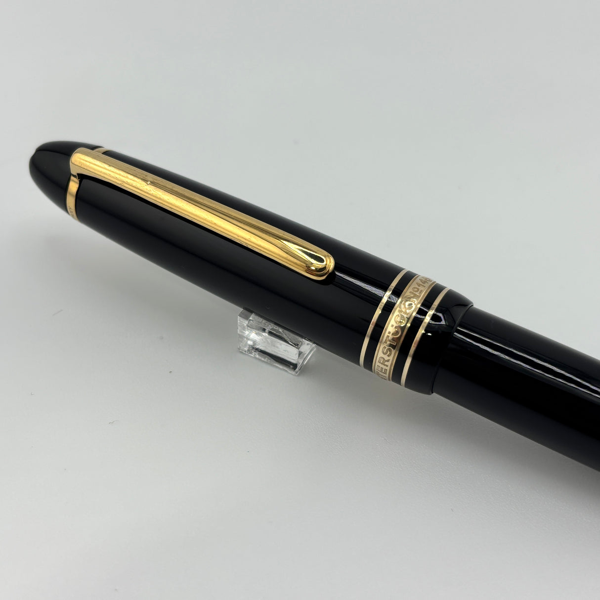 Montblanc Black Resin Meisterstuck #146 LeGrand Fountain Pen - Fine 14kt Gold Nib