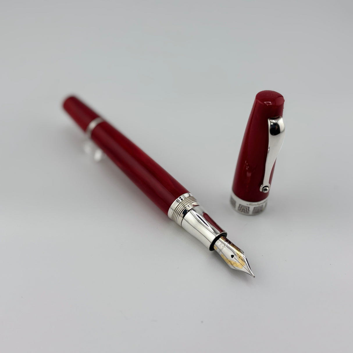 Montegrappa Historia Lustrous Red Marbled Celluloid Limited Edition Fountain Pen - Medium 18kt Gold Nib