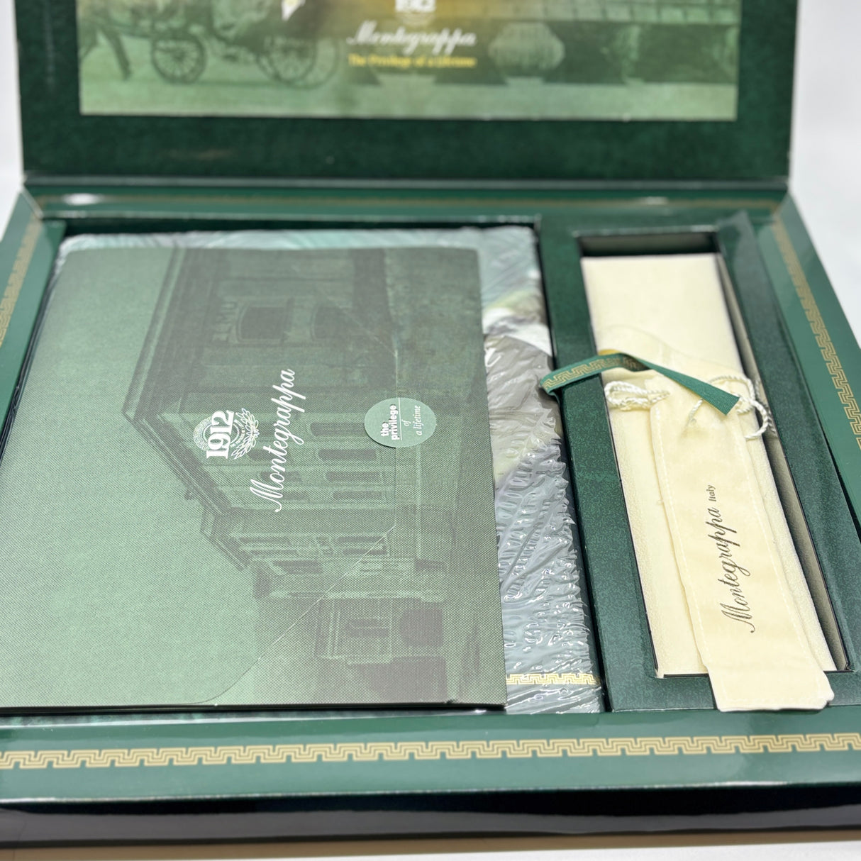 Montegrappa Historia Lustrous Red Marbled Celluloid Limited Edition Fountain Pen - Medium 18kt Gold Nib