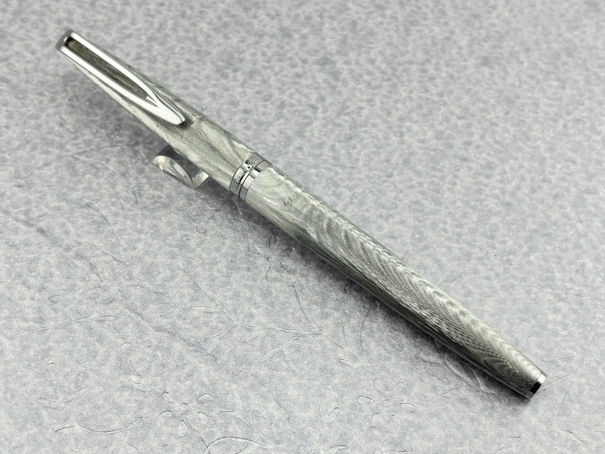 Waterman CF MOIRE Silver fill Pattern with FINE 18k nib- New converter included - Fountain Pen (Copy)