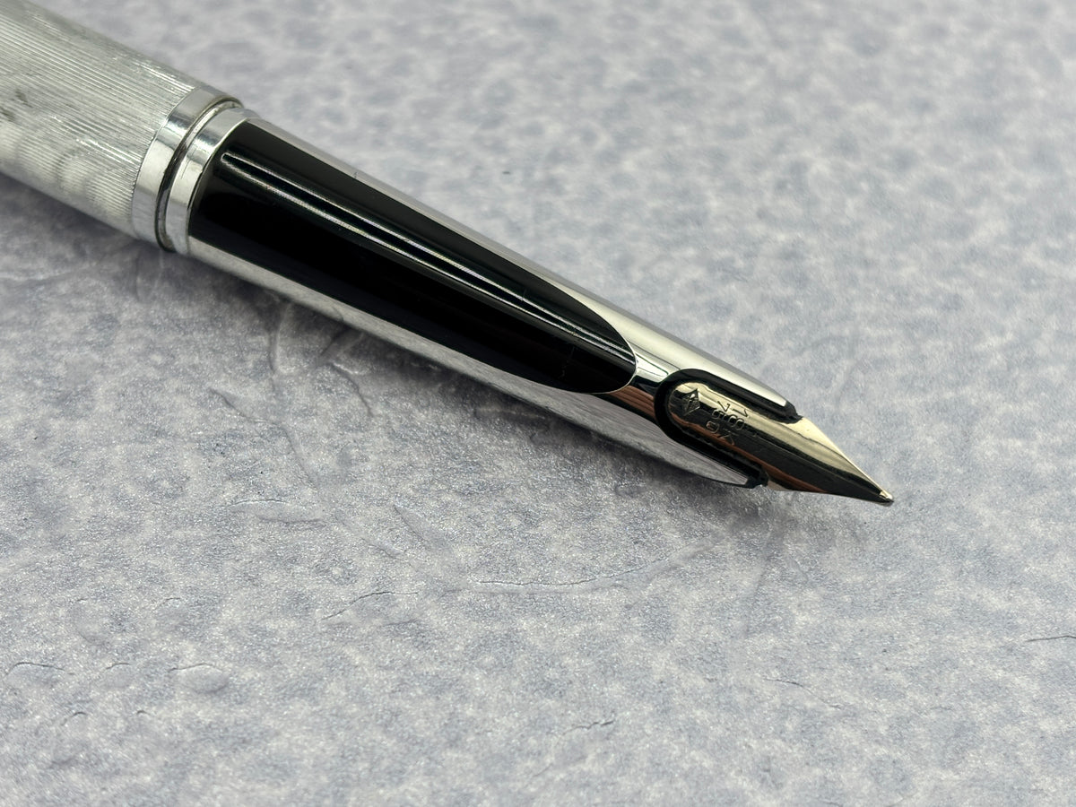 Waterman CF MOIRE Silver fill Pattern with FINE 18k nib- New converter included - Fountain Pen (Copy)