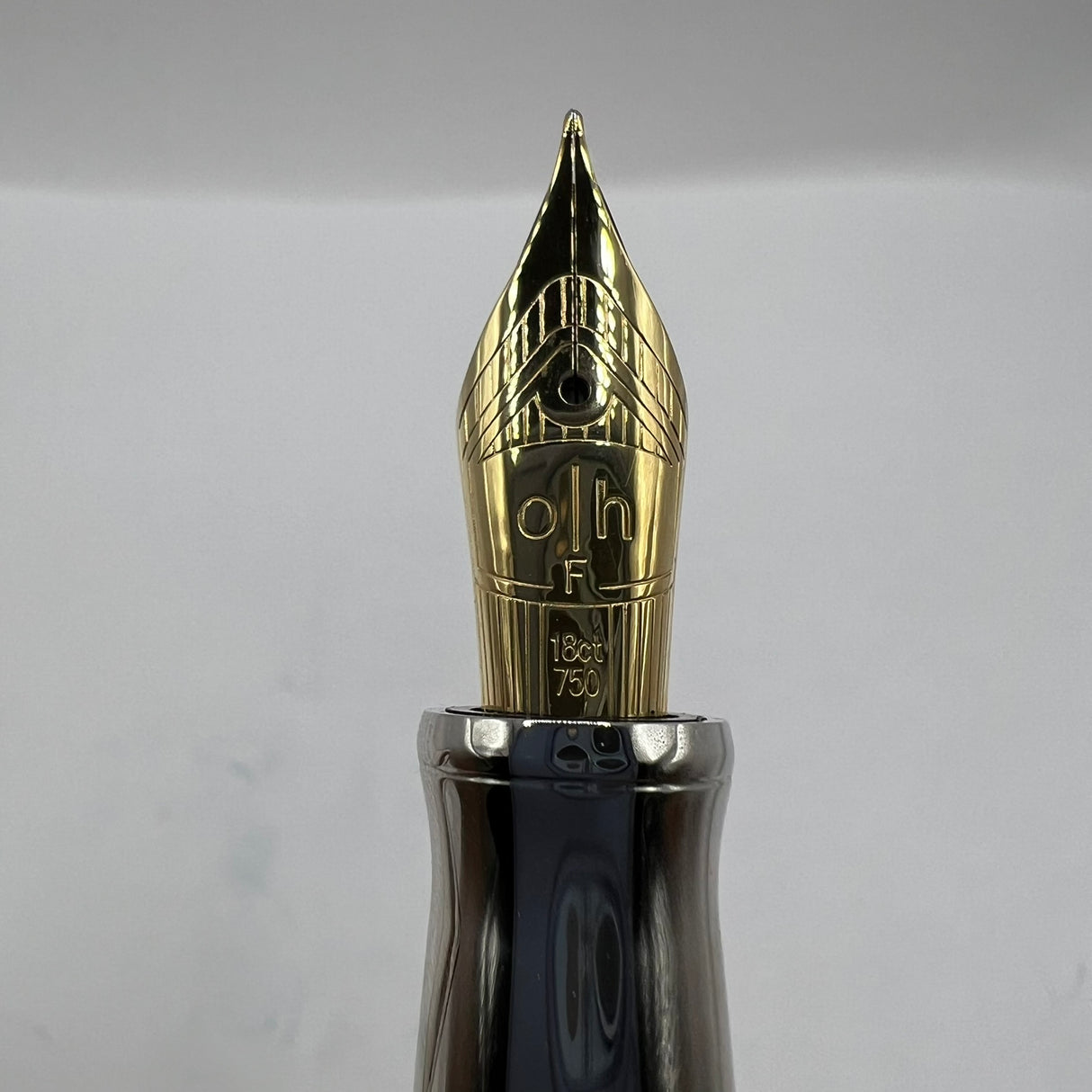 Otto Hutt 07 Design Sterling Silver Top-of-the-Line Fountain Pen - Large Fine Semi-Flex 18kt Gold Nib