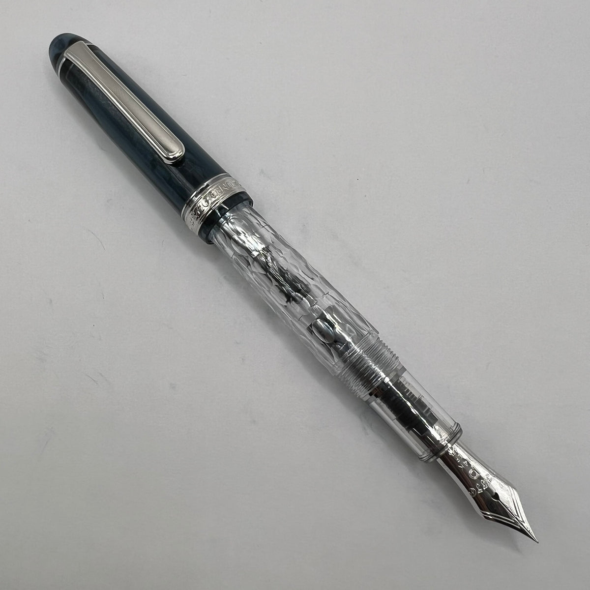 Platinum #3776 Century Fuji Unkei Fountain Pen - Kinu-Gumo (Limited Edition) - Extra Fine 14kt Gold Nib