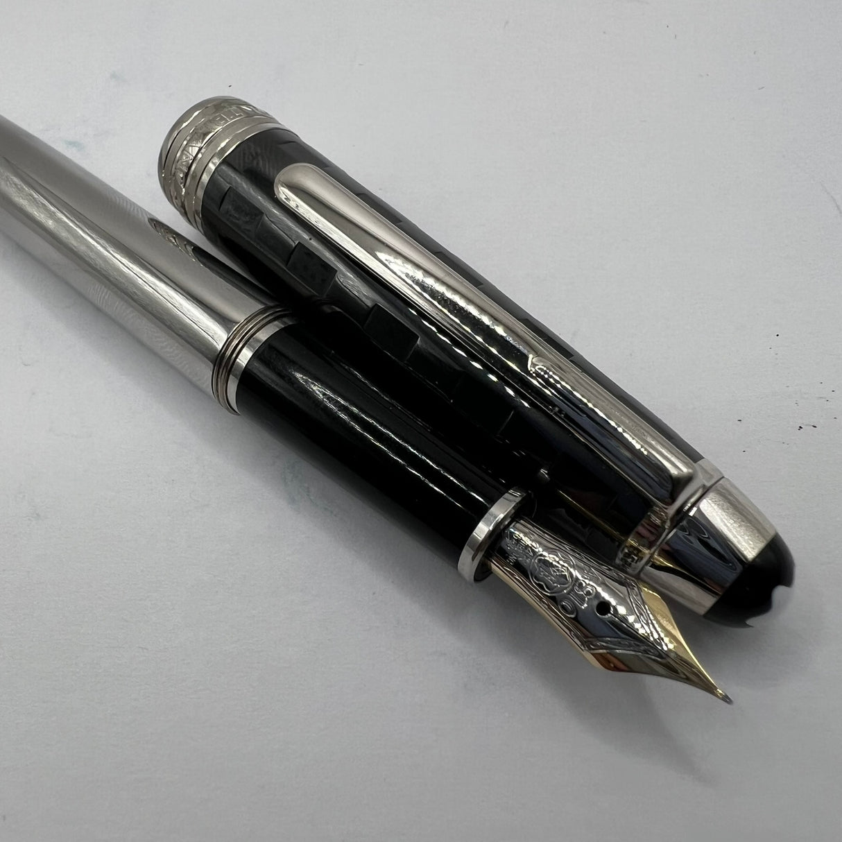Montblanc Solitaire Ceramic Black Prisma Classique #145 Fountain Pen - Fine 14kt Gold Nib