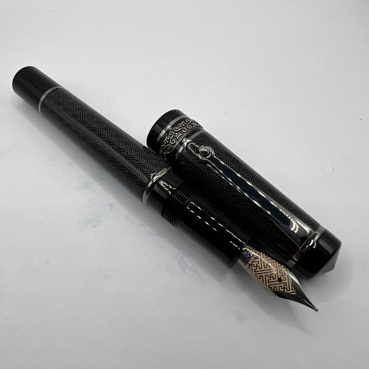 Maiora Dedalo Limited Edition Fountain Pen - Medium 14kt Gold Nib