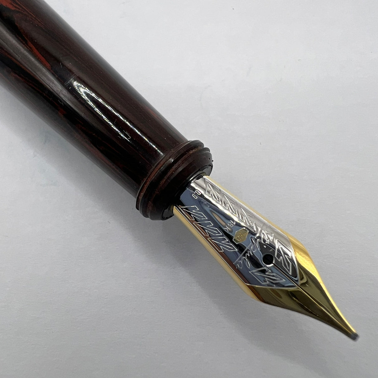 Stipula Pinocchio Limited Edition Woodgrain Ebonite Fountain Pen - STUB 0.9mm 18kt Gold Nib