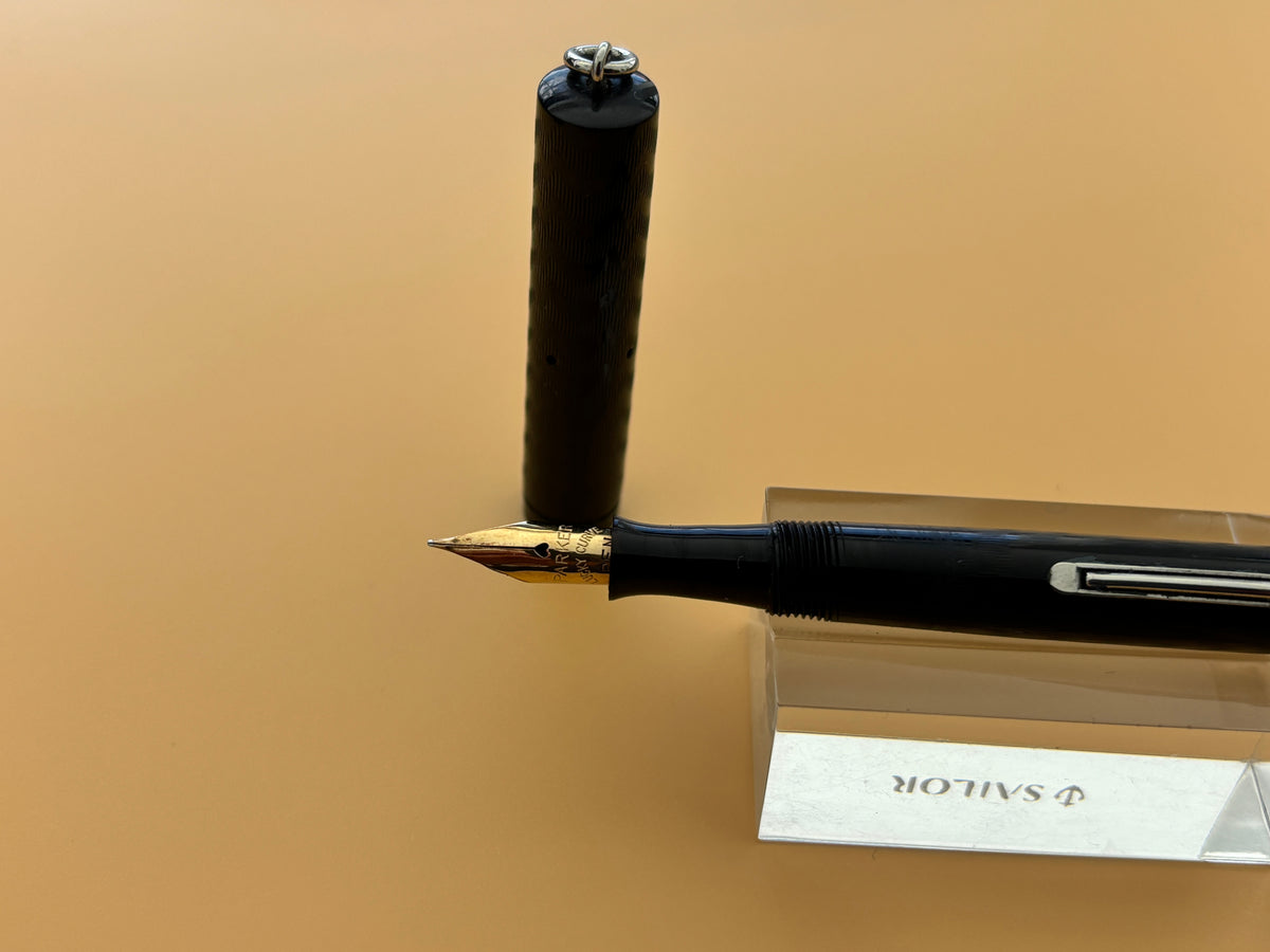 Waterman 52 1/2V Black chased Ring top - Fountain Pen