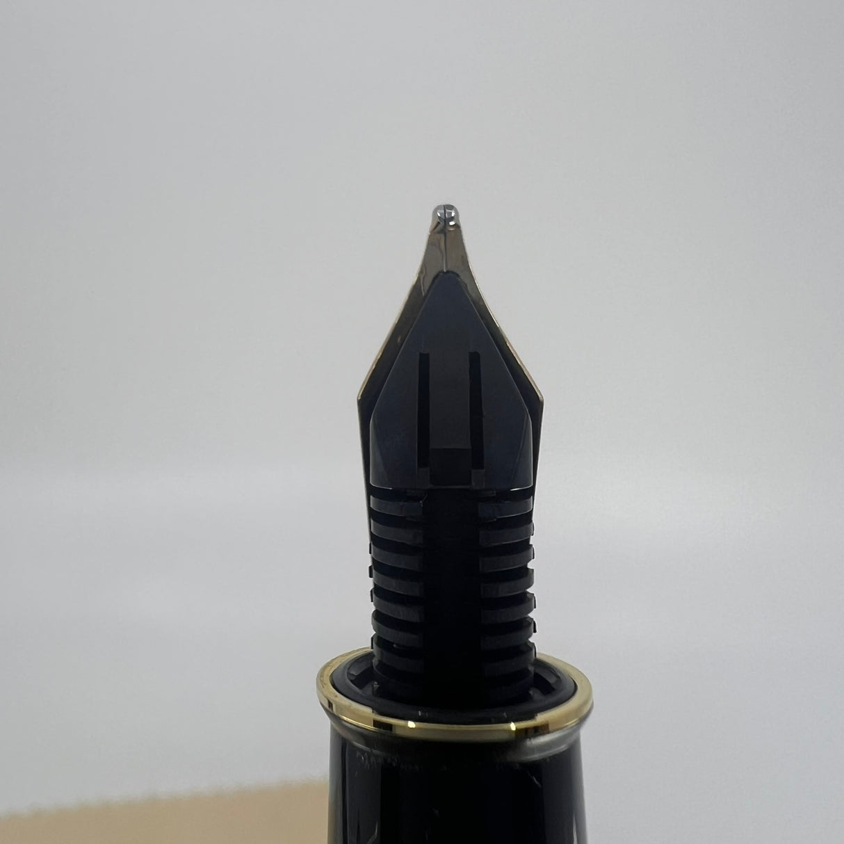Sheaffer Connaisseur Aegean Green Transparent Fountain Pen - Broad 14kt Gold Nib