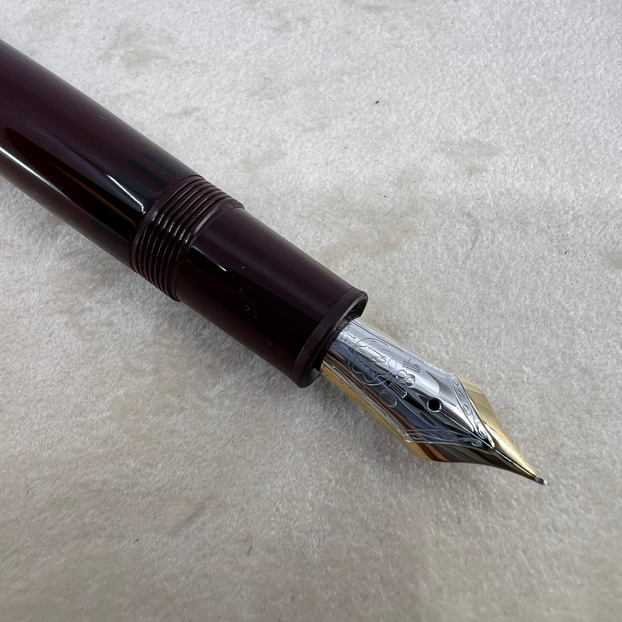 Montblanc Meisterstuck #146 LeGrand Bordeaux Fountain Pen - Fine 14kt Gold Nib - Engraved Cap