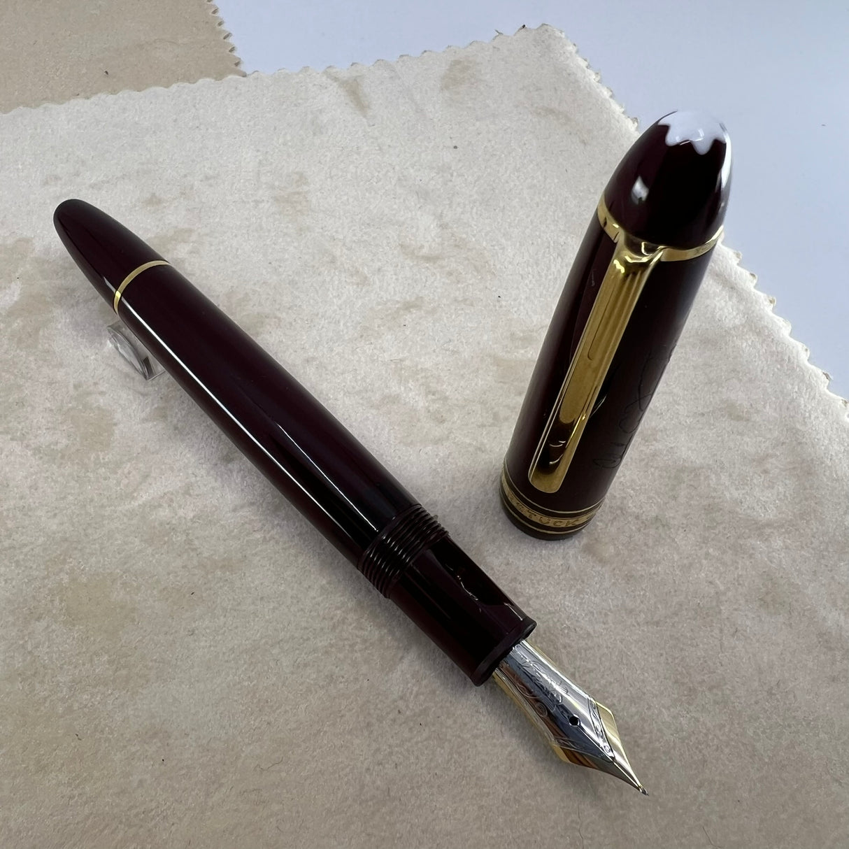 Montblanc Meisterstuck #146 LeGrand Bordeaux Fountain Pen - Fine 14kt Gold Nib - Engraved Cap
